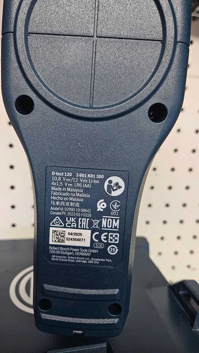 Wykrywacz uniwersalny Bosch D-tect 120 + 1x2ah + walizka