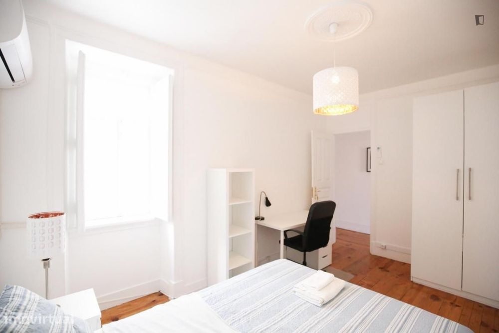 Quarto - localizado em Arroios Lisbon