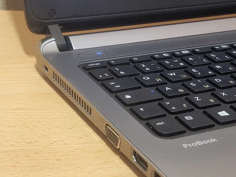 HP ProBook 430 G1 чотирьохядерний Core i3-4005U SSD 256 Батарея 5годин