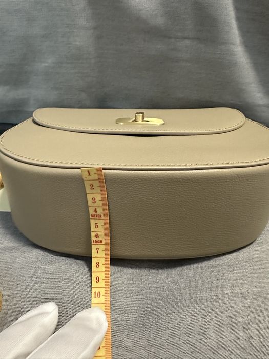 Кросбоді шкіряна оливкова MONCRIEF