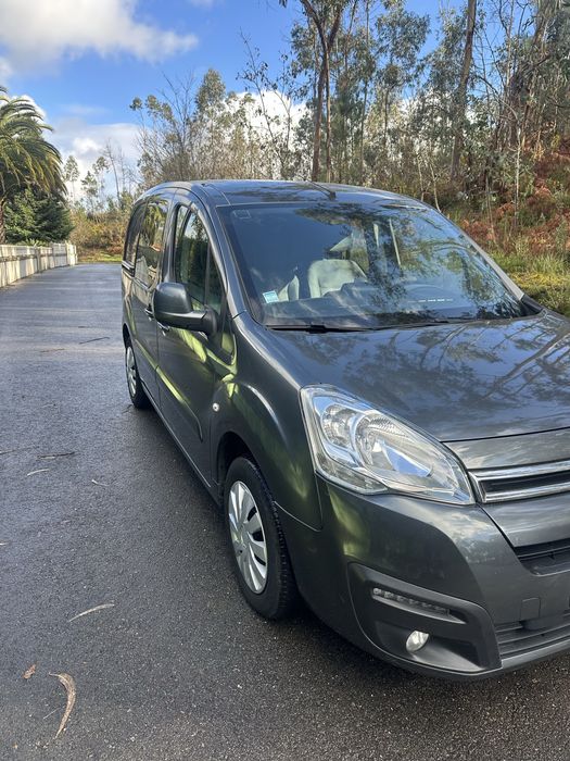 Citroen Berlingo Cinza