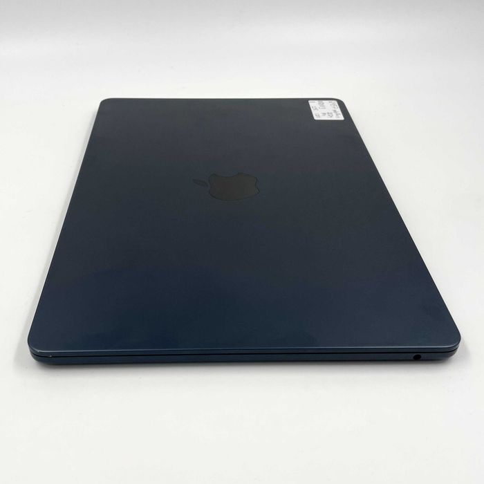 790$ MacBook Air 13" 2024 MRYU3 M3 / 8 GB / 256gb SSD