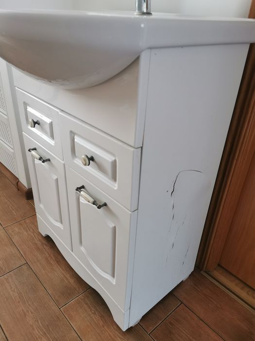 Умывальник, тумба, Смеситель в ванную