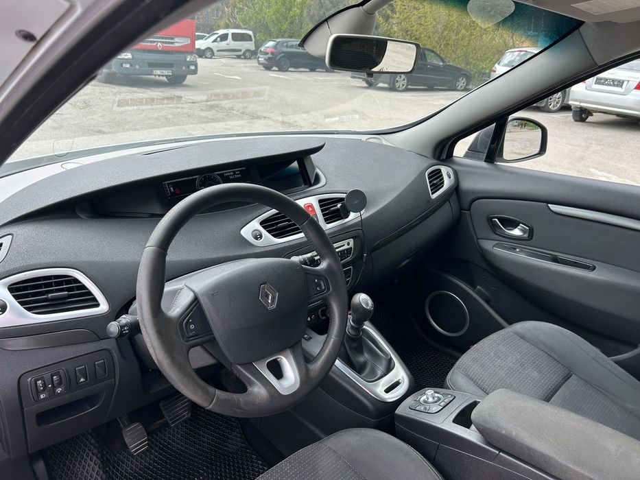 Renault Grand Scenic 1,5 дизель білий