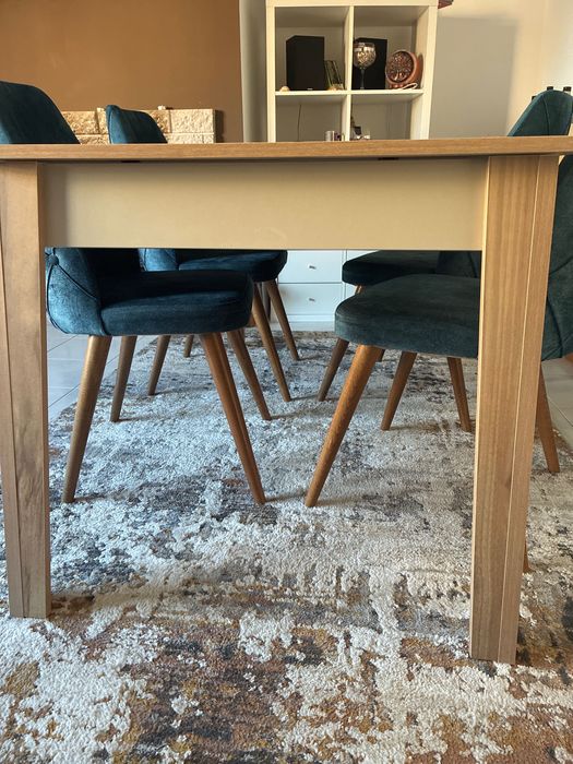 Mesa de jantar extensível 1,60/2,00m + 4 cadeiras em veludo – Excelente estado