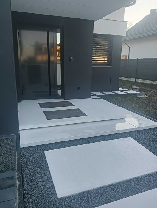 Schody lewitujące, kaskadowe; beton arch; duże formaty; pod wymiar