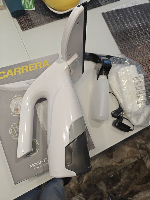 Акумуляторний віконний пилосос Carrera