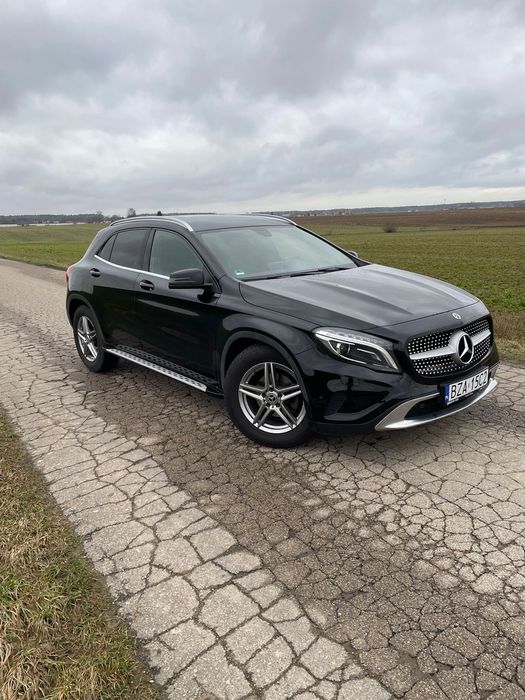 Mercedes-Benz GLA GLA 200 Amg line Stan jak Nowy