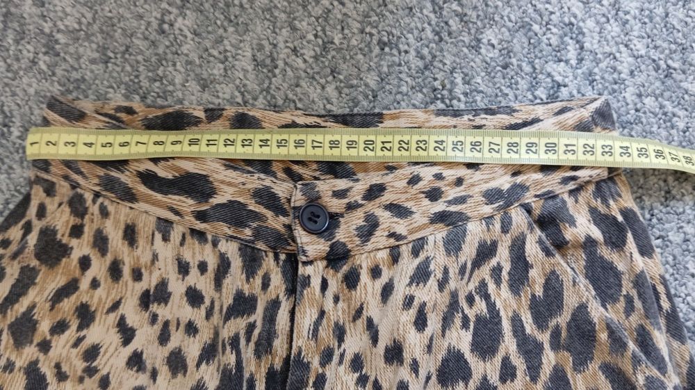 Джинси в трендовий принт