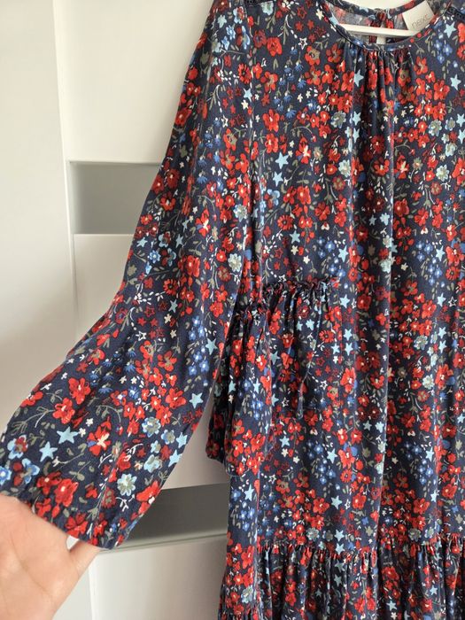 Sukienka z falbankami kwiatki Next r.110cm 5lat