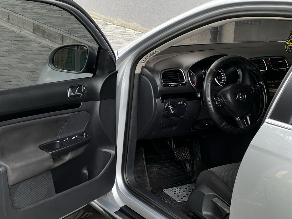 Volkswagen Golf VI 2011 рік 1.6 TDI АВТОМАТ