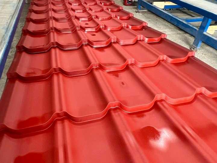 Nowy dach na wiosnę! Blacha trapezowa, blachodachówka Kiarra Korra