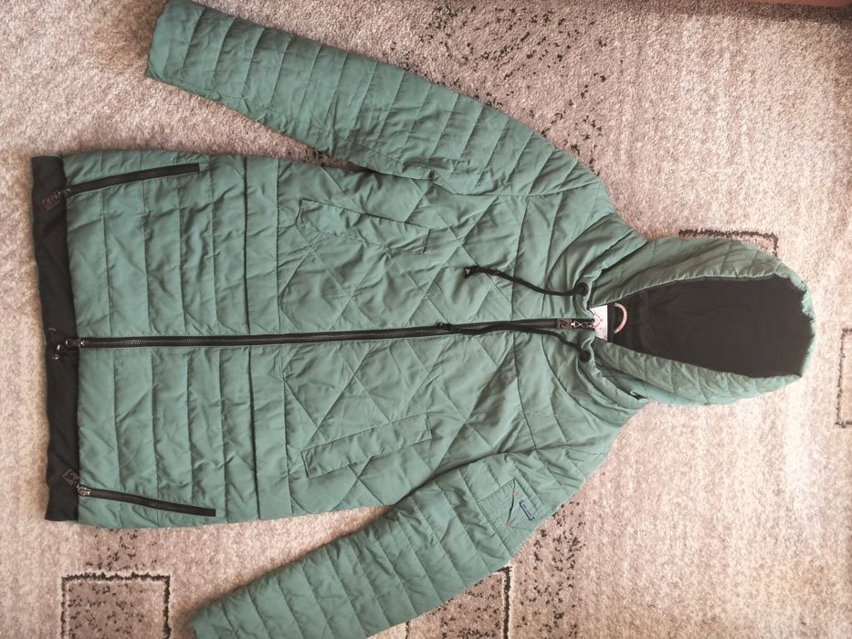 Жіноча демісезонна куртка пальто