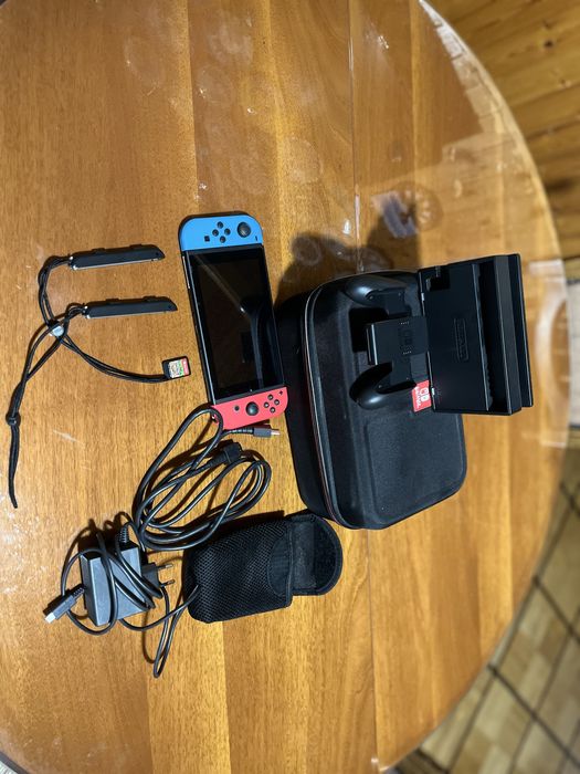 Продам Nintendo switch.