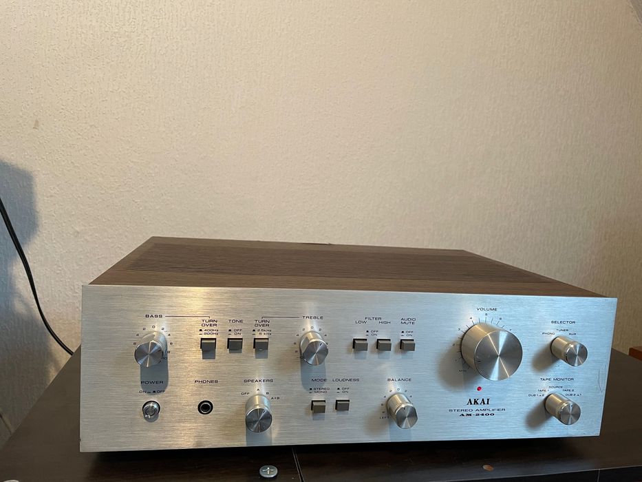Wzmacniacz AKAI AM-2400