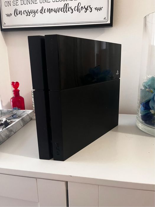 Vendo playstation 4