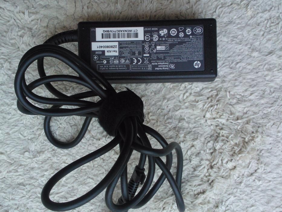 Sprzedam używany sprawny 100%  Oryginalny HP AC adapter