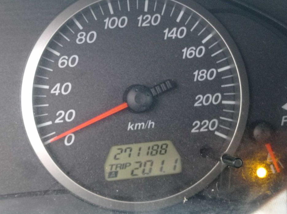 Sprzedam MAZDA 2 1,4D