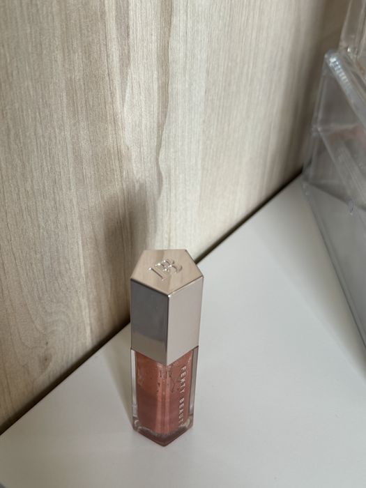 Błyszczyk Fenty Beauty Fenty gloss Glow  połowa opakowania sephora