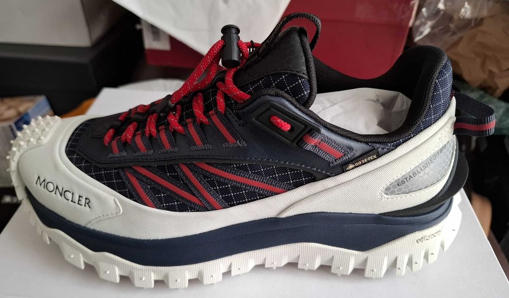 Sneakers novos branco/azul Moncler 40