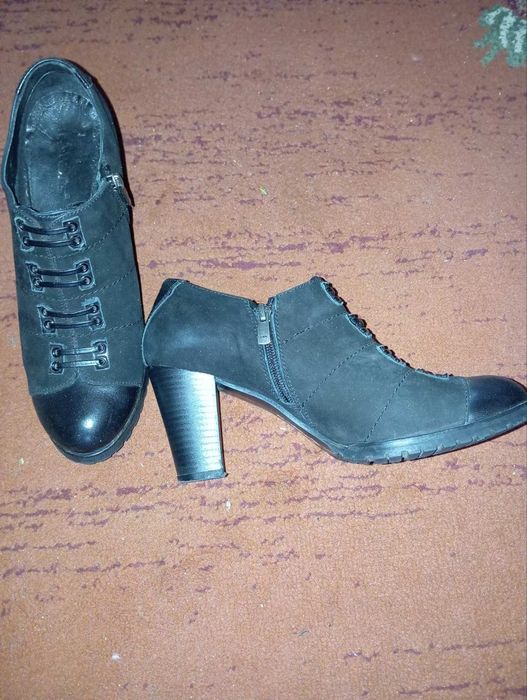 Продам туфлі лакові ,і шкіряні