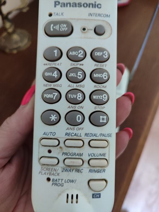 Telefon  Panasonik z słuchawka zdalna i sekretarką