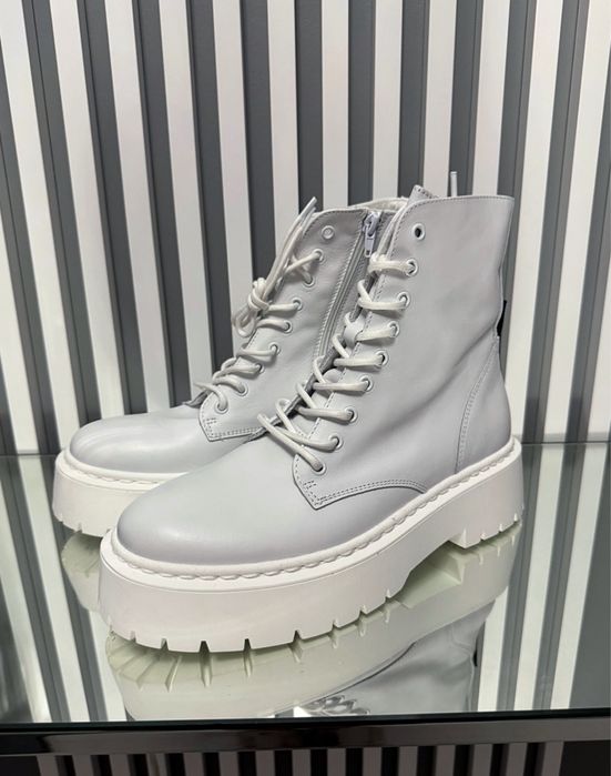 Nowe białe skórzane botki/workery Steve Madden