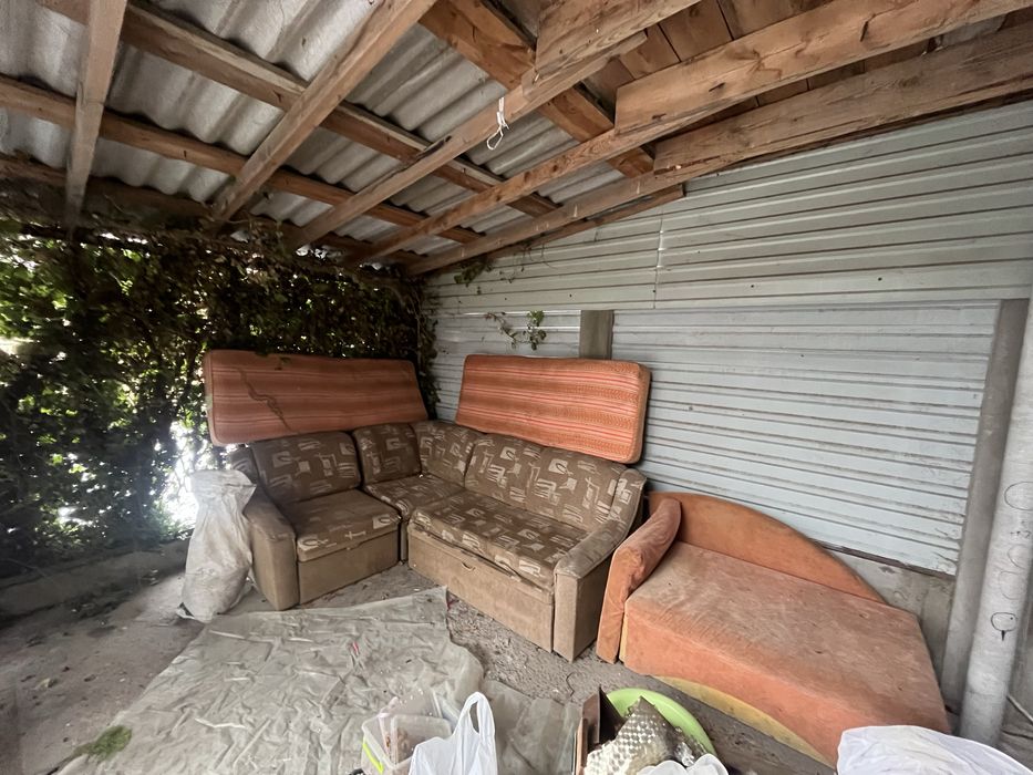 віддам даром дивани та матраци