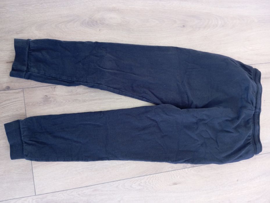 Spodnie dresowe 128