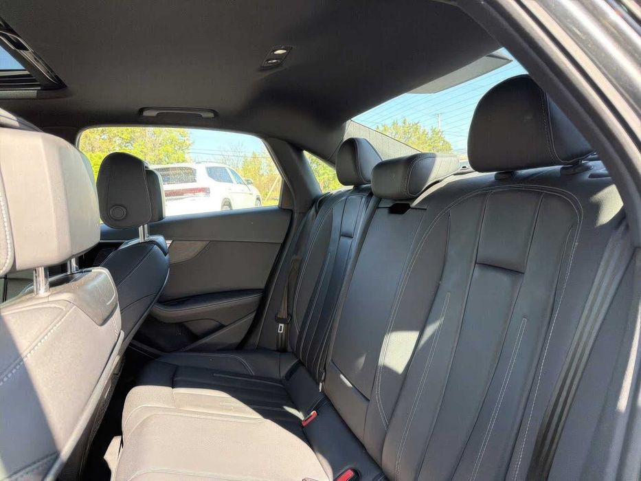 Audi A4      2024