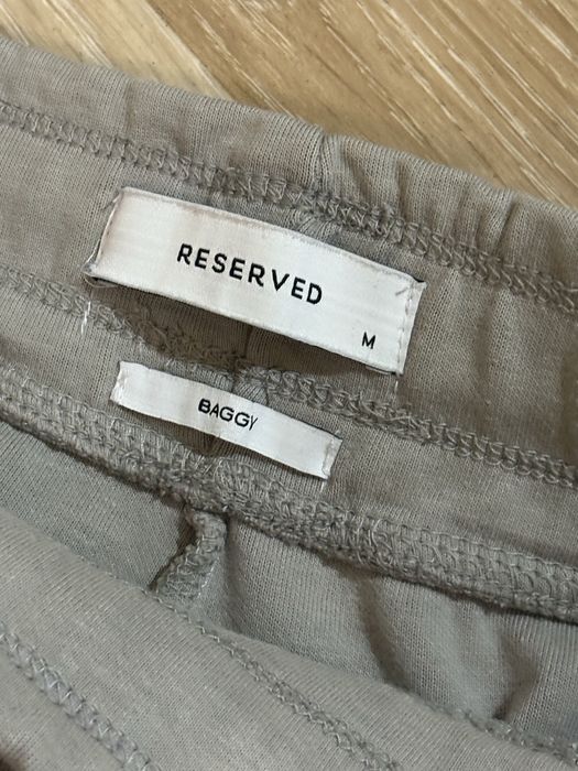 Сірі чоловічі спортивні штани  від Reserved