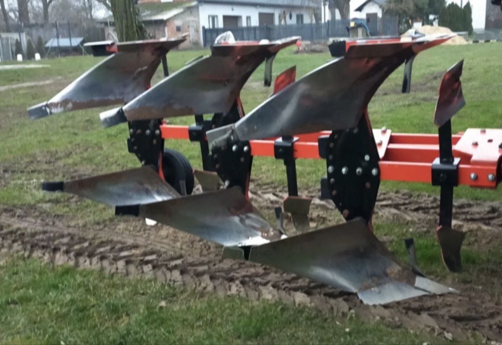 Плуг оборотний 3 корпусний