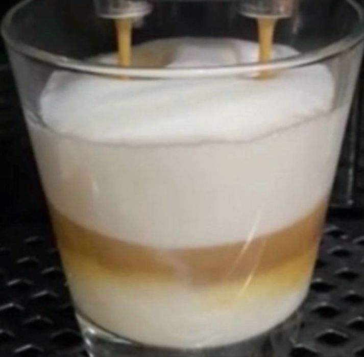 Кавомашина Кавоварка Philips EP2200  LatteGo 2024 рік ep2225 стан новоі
