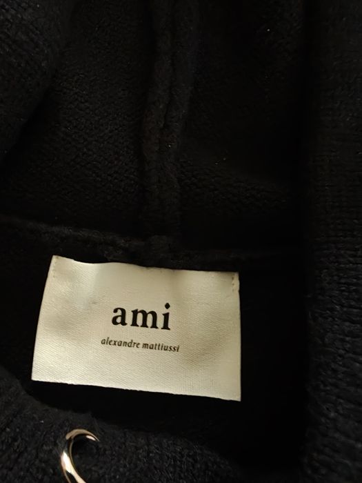 Piękny sweter ami L