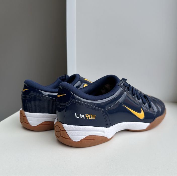 Футзалки Nike W T90 Midnight Navy/Univ Gold, розмір 40 (25,5 см)
