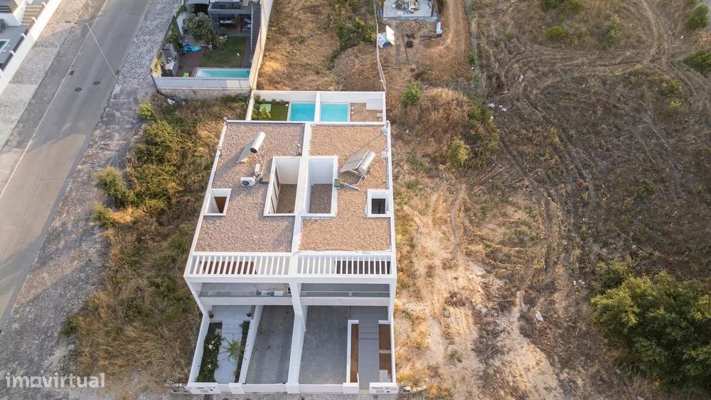 Moradia Geminada T3 com piscina, Quinta da Amizade, Setubal