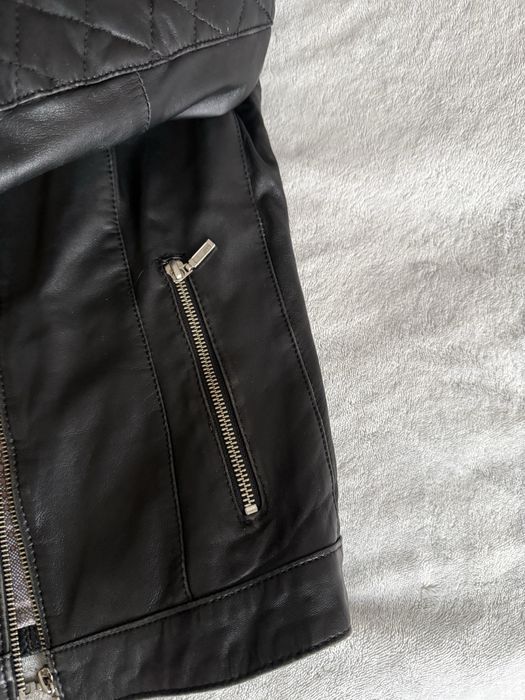 Кожана жіноча куртка 40 розмір