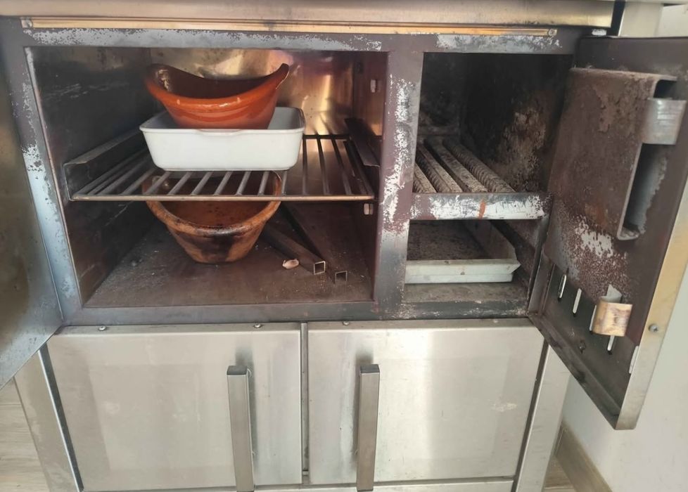 Forno a lenha com arrumação