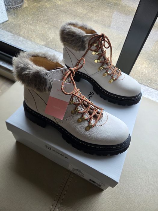 Botas brancas com pêlo SEASIDE Novas