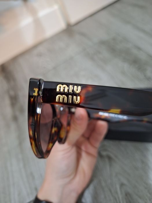 Miu miu okulary przeciwsłoneczne