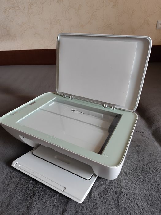 Принтер HP DeskJet 2722.