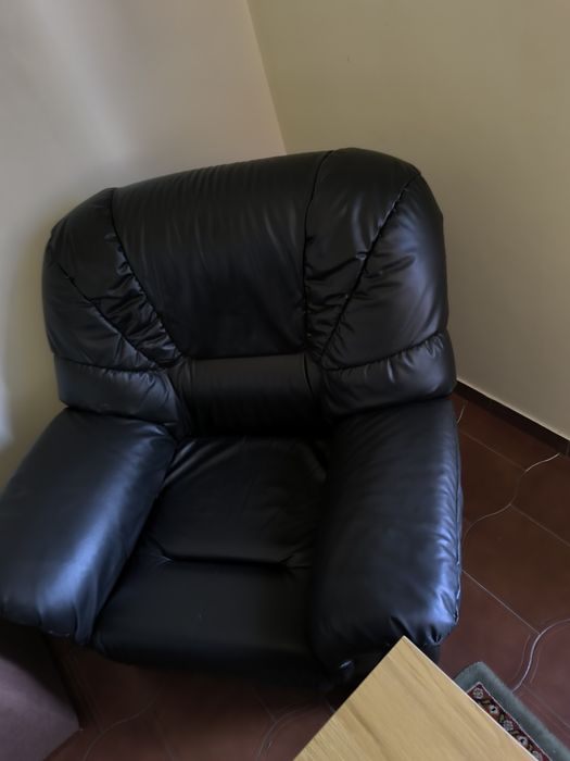 Vende-se Mesa e Poltrona de napa