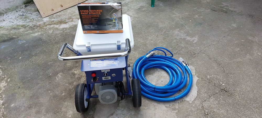 Máquina  de projectar cortiça, capoto e gessos