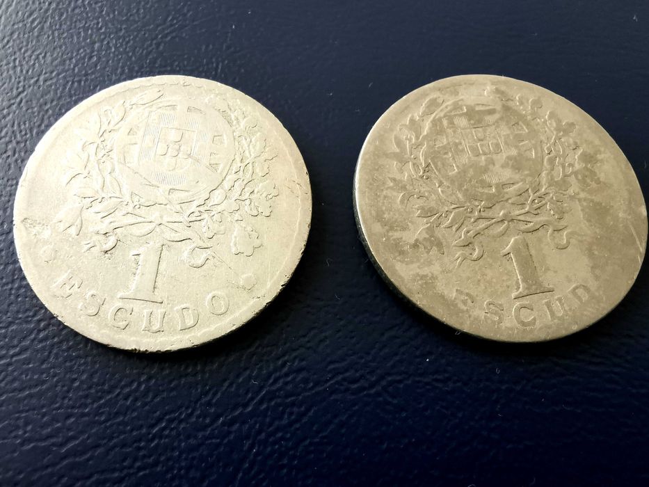 Quatro moedas antigas de 1 escudo (1927, 28, 29 e 30)