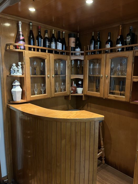 Movel Bar em pinho em boas condições