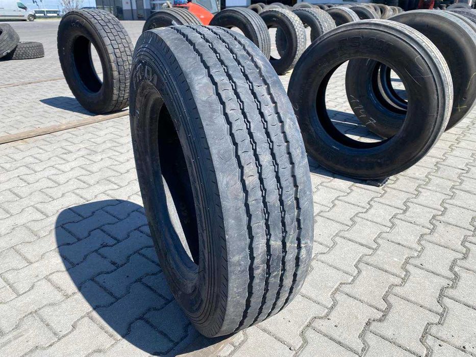 Opona ciężarowa używana prowadząca 245/70R19.5 PIRELLI FR:01 / 9mm