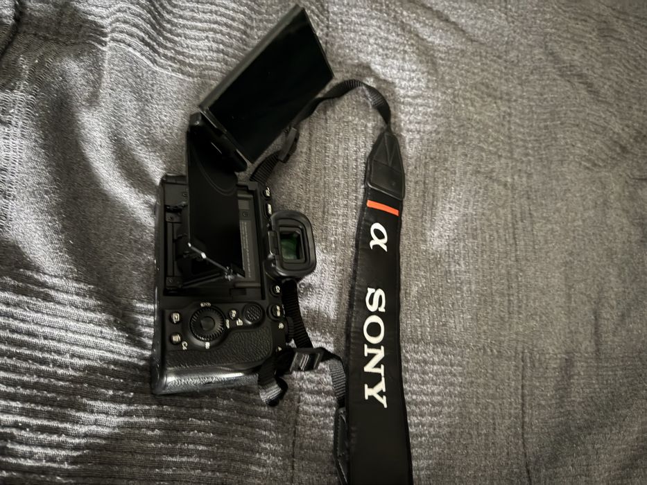 Sony a7R V + 2 Cartoes Cf express