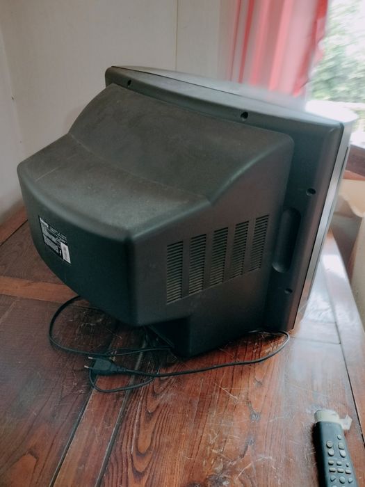Televisão antiga Sanyo
Tenho mais 2 (por favor ver anúncios) e faço uma atenção a