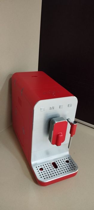 SMEG BCC02 vemelha