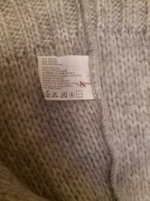 Sweterek z kapturem M/L